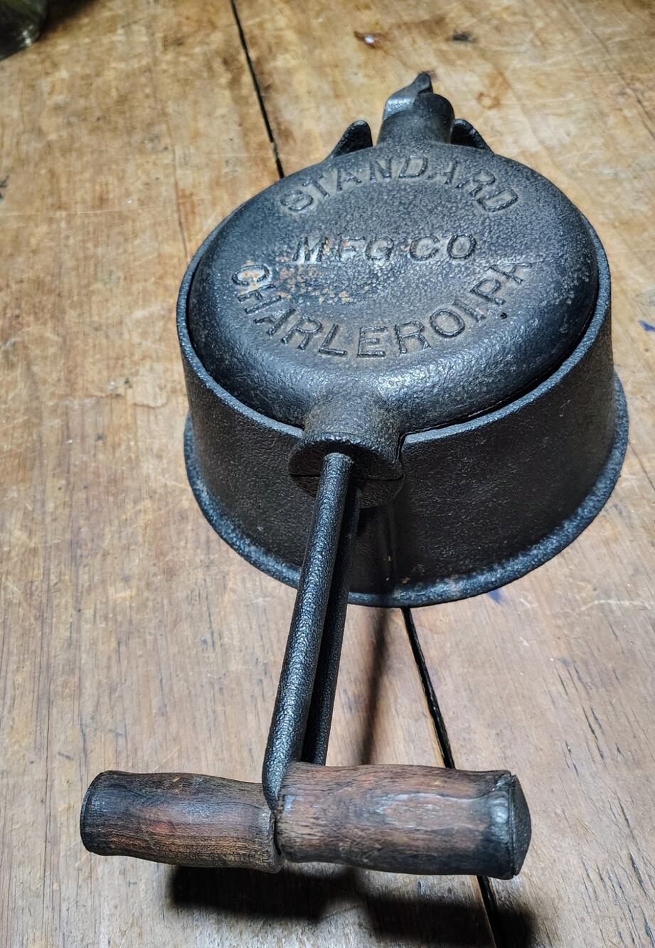 Antique RARE STANDARD MFG. CO. CHARLEROI, PA Cast Iron High Base Waffle Iron